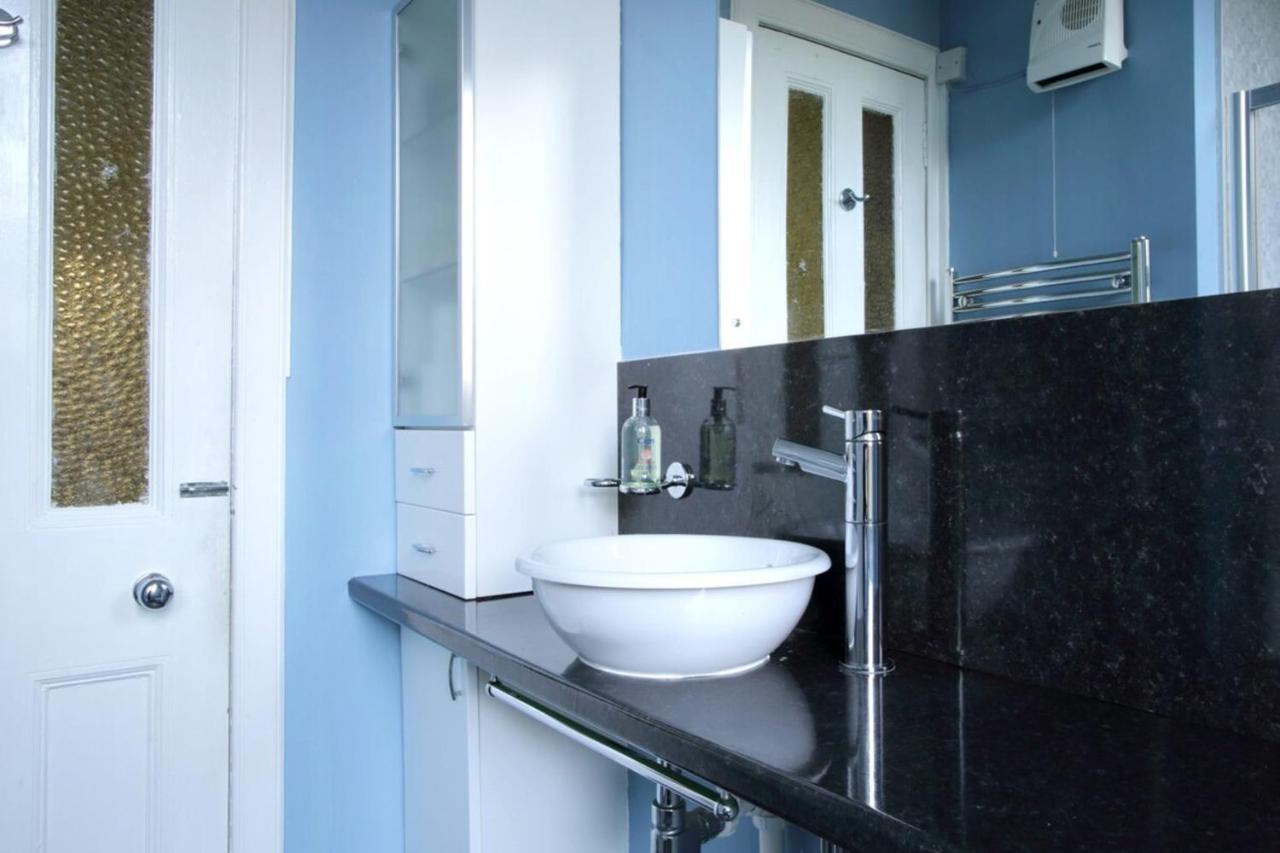 Central And Spacious 2 Bedroom Flat With Garden EDI Eksteriør bilde